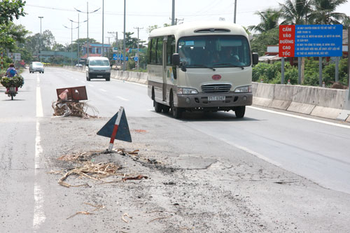 Phí làm đường cao tốc: đắt hơn cả Mỹ