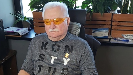 Lech Wałęsa đang tìm việc làm qua Internet. Cựu tổng thống Ba Lan kỳ vọng tài chính.