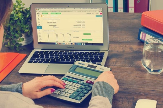 TOP 10 trường đại học ở Ba Lan và các mức lương trung bình cao nhất cho SV sau khi tốt nghiệp 1 năm (Phần II- Các chuyên ngành: Tài chính và Kế toán, Luật, Tự động và Người máy, Xây dựng)