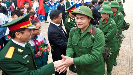 Nghĩa vụ quân sự: Nhà nghèo chen chân, nhà giàu... né?